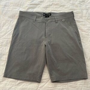 Travis Mathew Beck Shorts Mens 33 Gray 10" Inseam Golf Tennis Chino Pickleball